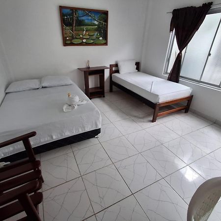 Hotel Heliconias 莱蒂西亚 外观 照片