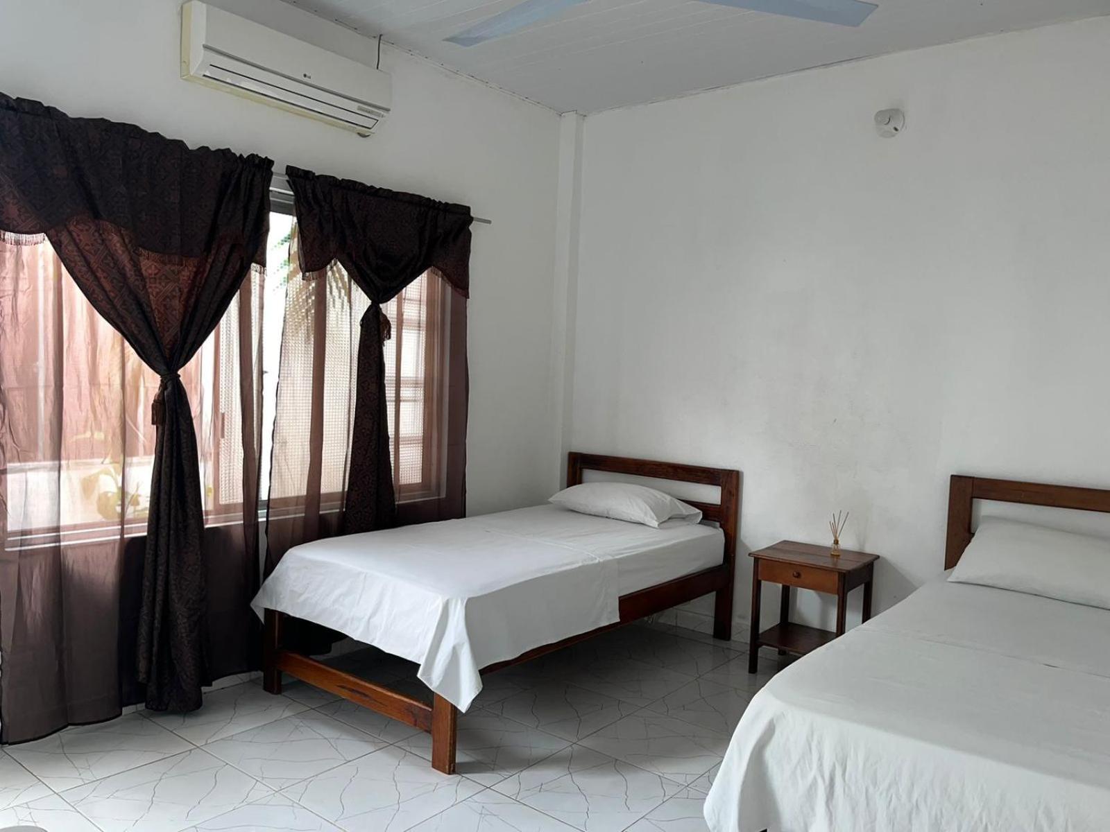Hotel Heliconias 莱蒂西亚 外观 照片