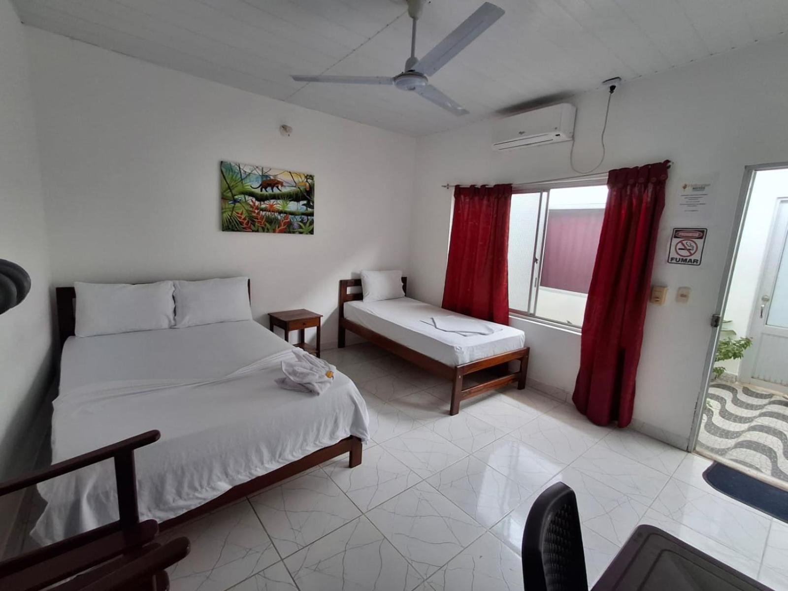 Hotel Heliconias 莱蒂西亚 外观 照片