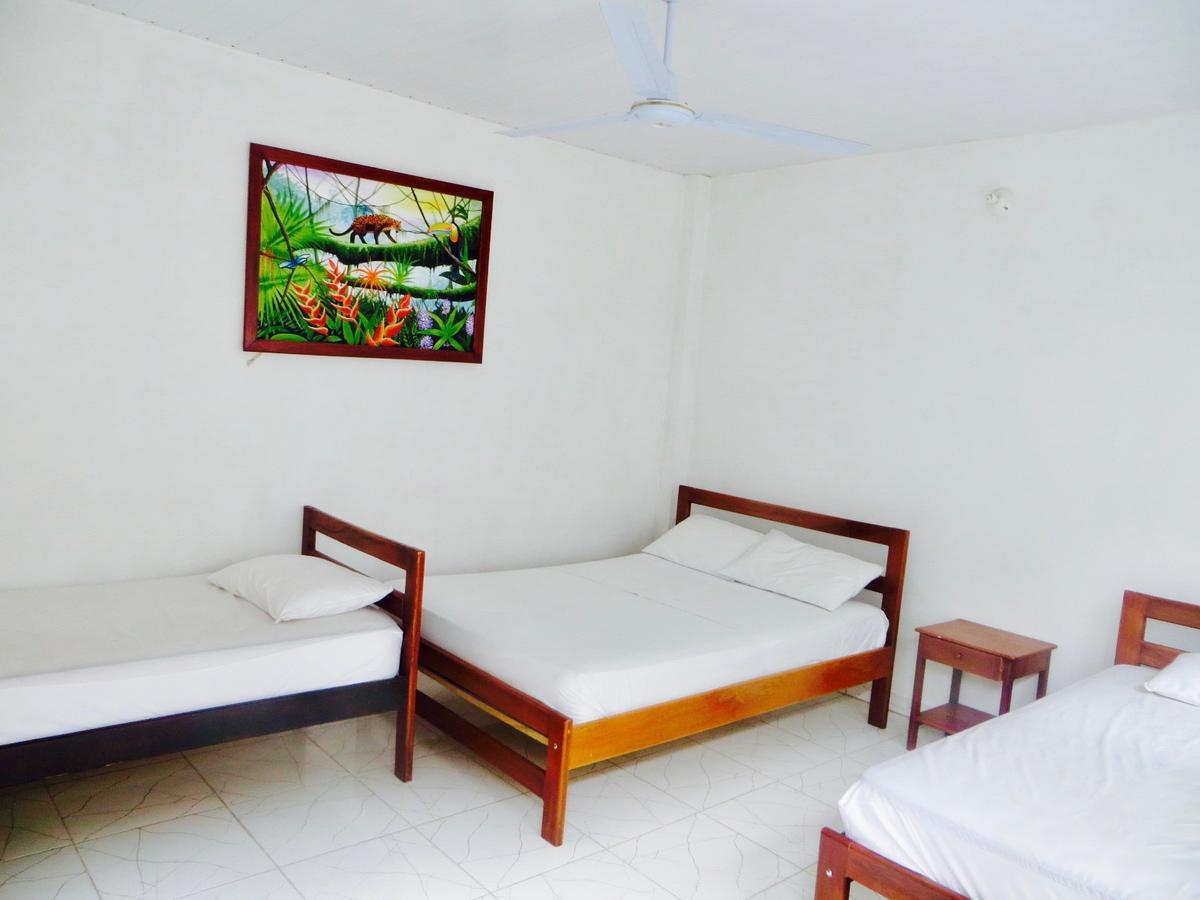 Hotel Heliconias 莱蒂西亚 外观 照片