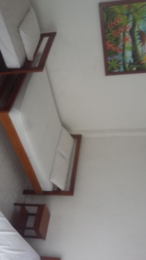 Hotel Heliconias 莱蒂西亚 外观 照片